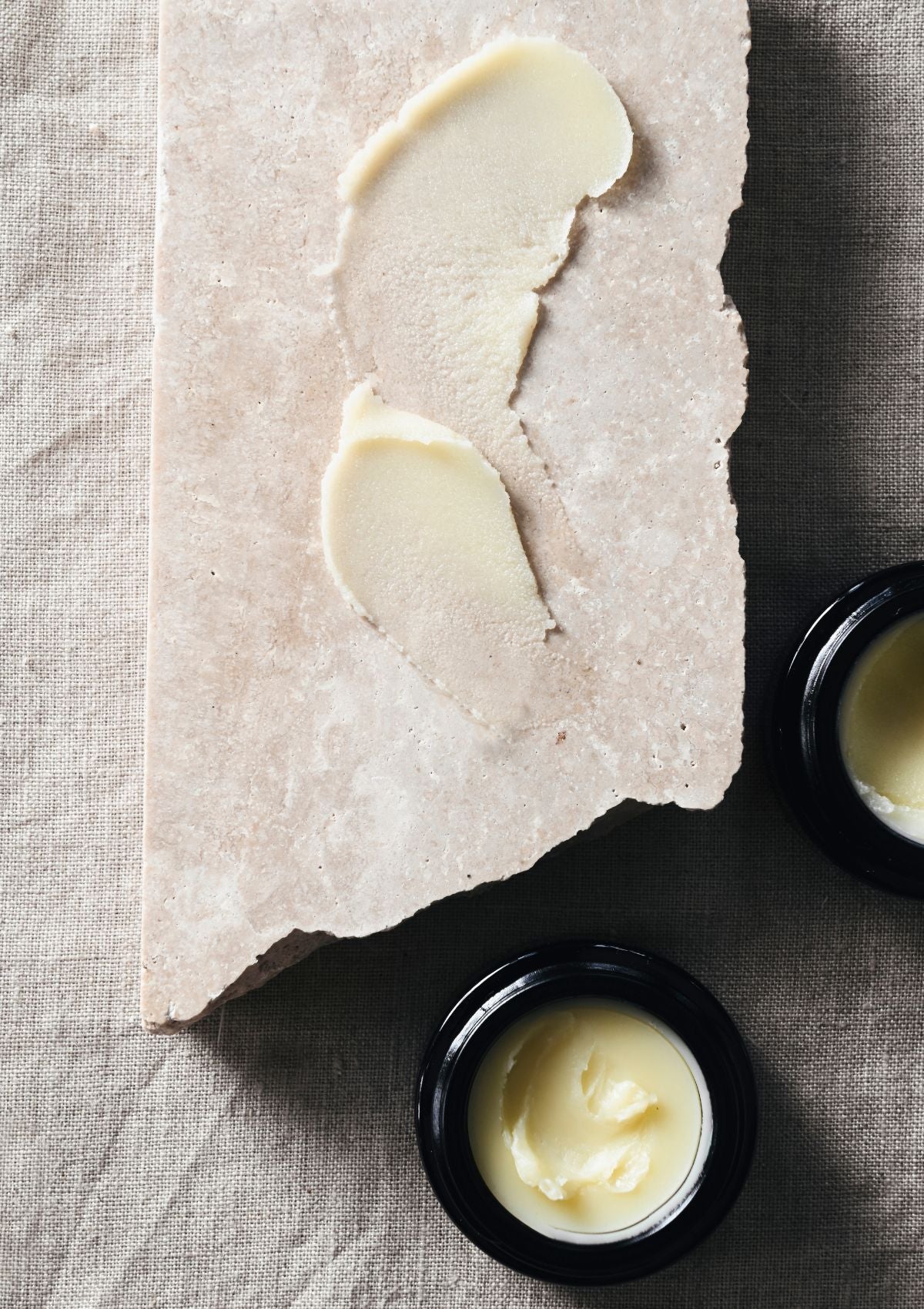 Made with antioxidant-rich ingredients, Niki Newd® Skin Butter is a natural face and eye cream that nourishes and protects the skin.