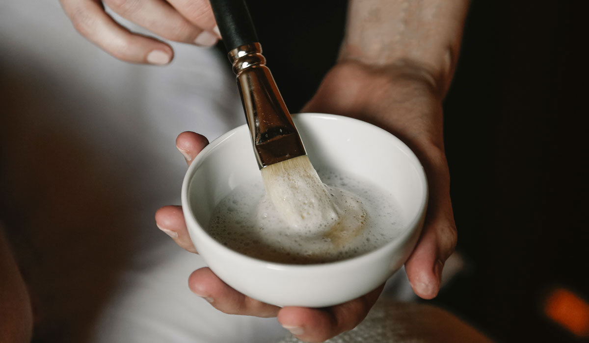 Gentle oatmeal foam cleansing calms the skin — a natural start to deep facial renewal.