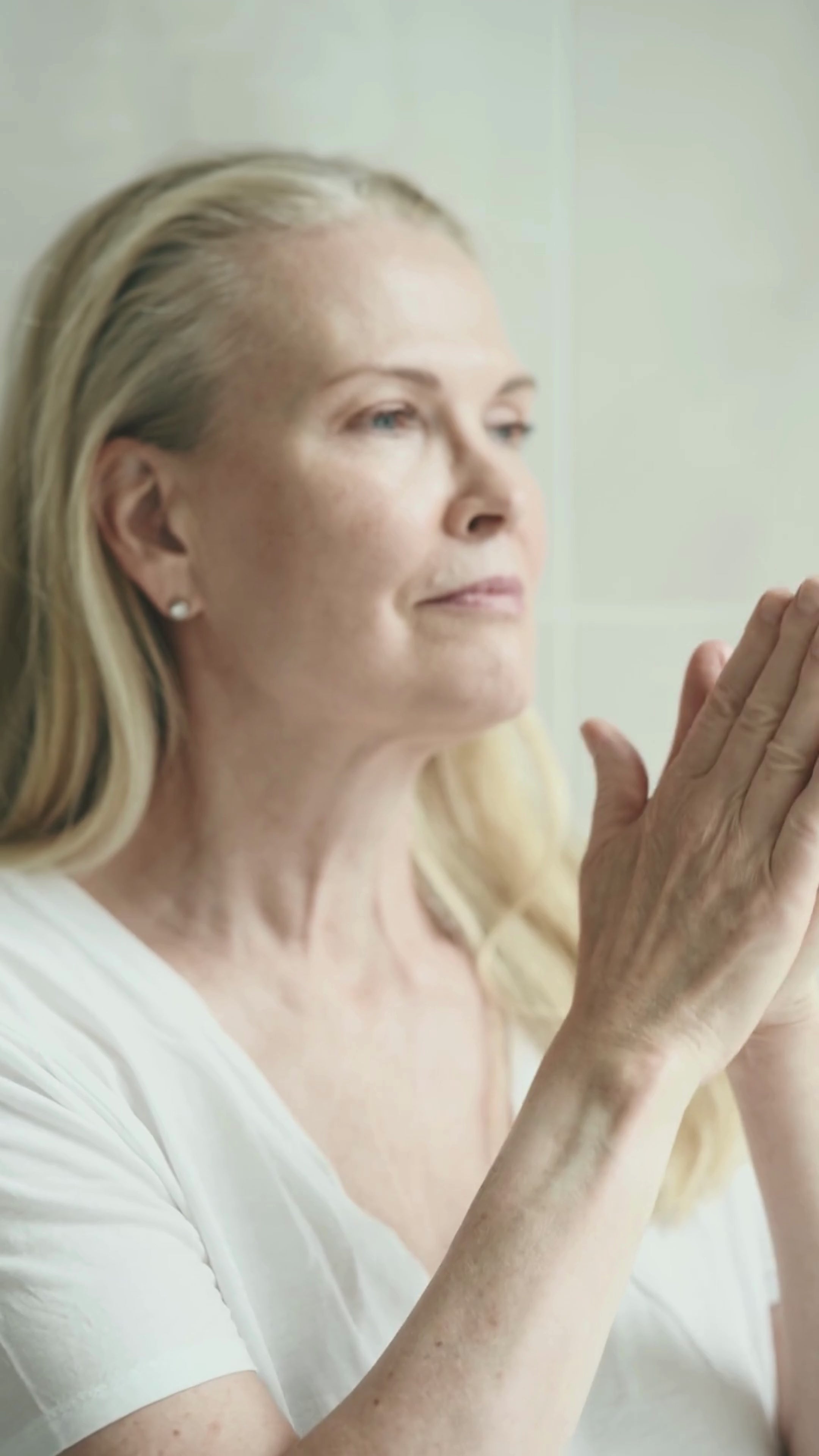How to use Niki Newd® Skin Butter — a natural antioxidant cream for face, day night moisturizer and eye cream.